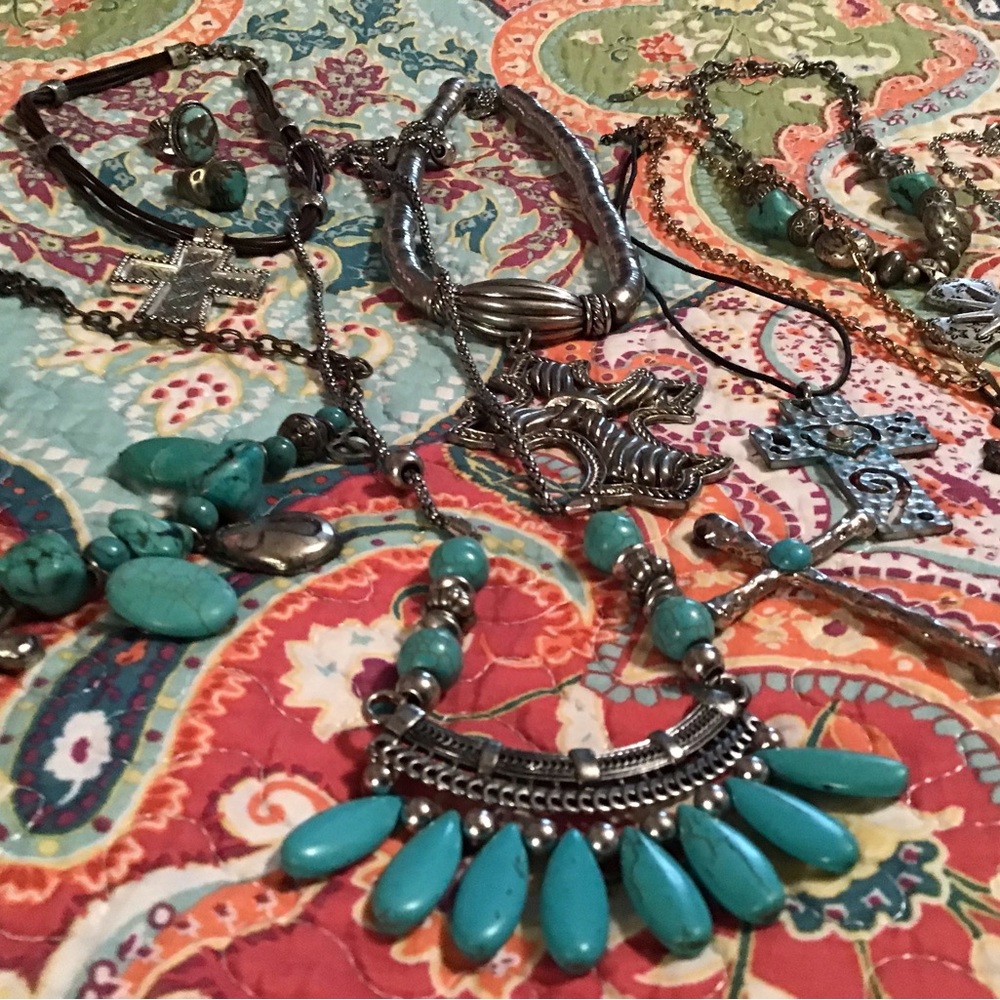 Necklace lot.